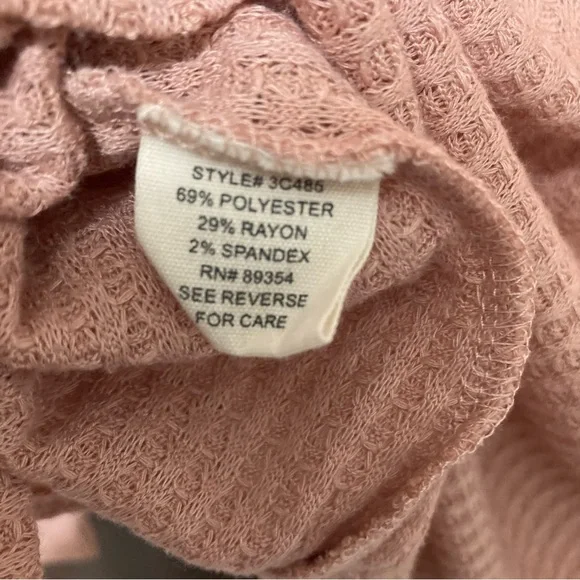 Women’s Ultra Flirt Light Pink Waffle Knit Cowl Neck Sweater Size Small - Picture 6 of 7